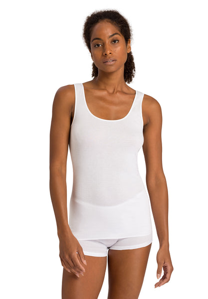 Seamless Scoop Tank (White) – Sunday's Best Boutique